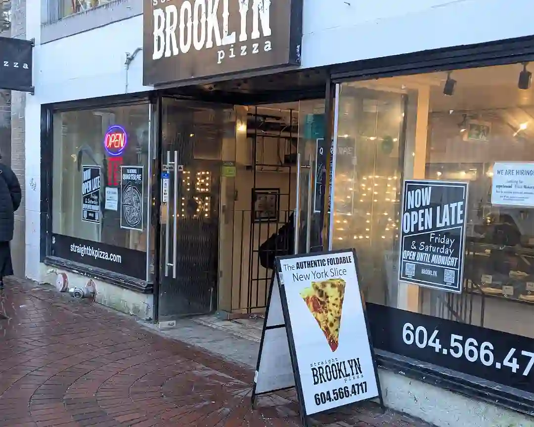 Front exterior of Brooklyn Pizza restaurant